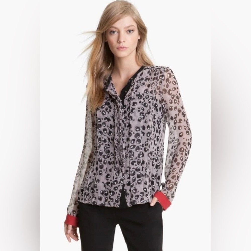 Diane Von Furstenberg DVF Ursula Silk Chiffon Animal Print Blouse 8 Sheer Gray